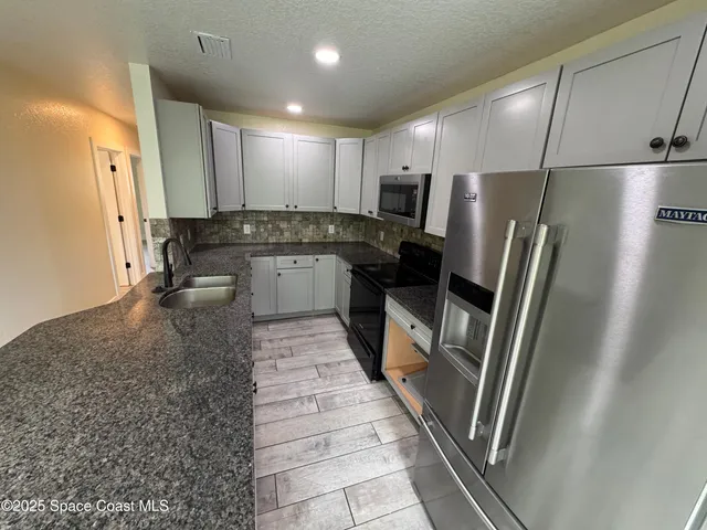 $2,200 | 2914 Stetson Street, Melbourne, FL 32901