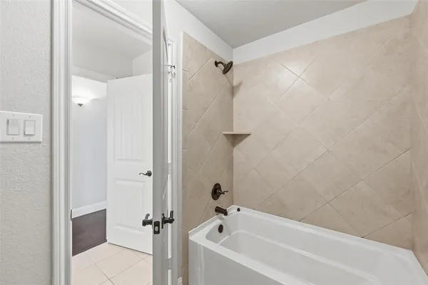 $529,999 | 110 Sweetleaf Drive, Red Oak, TX 75154