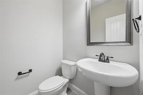 $529,999 | 110 Sweetleaf Drive, Red Oak, TX 75154