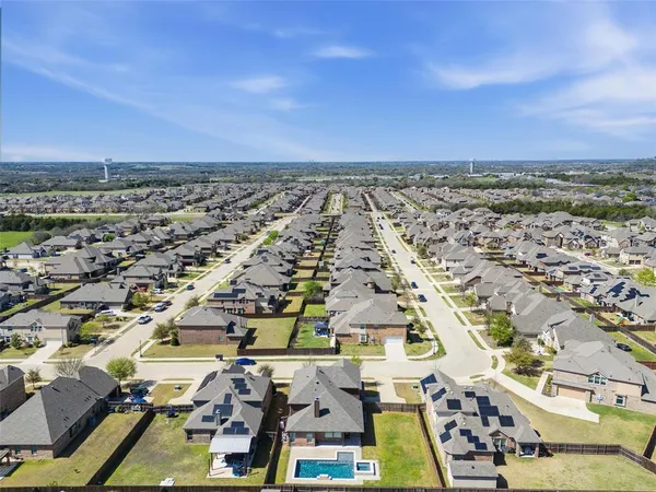 $529,999 | 110 Sweetleaf Drive, Red Oak, TX 75154