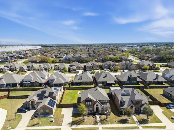 $529,999 | 110 Sweetleaf Drive, Red Oak, TX 75154