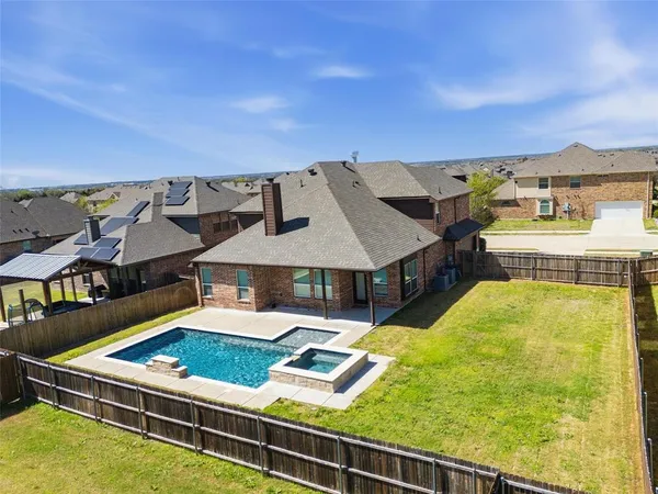 $529,999 | 110 Sweetleaf Drive, Red Oak, TX 75154