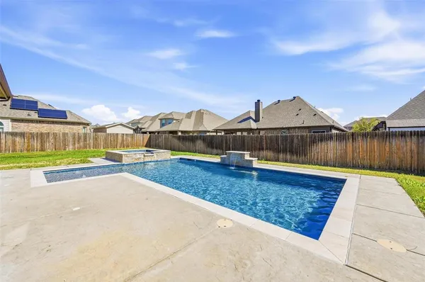 $529,999 | 110 Sweetleaf Drive, Red Oak, TX 75154