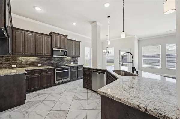 $529,999 | 110 Sweetleaf Drive, Red Oak, TX 75154