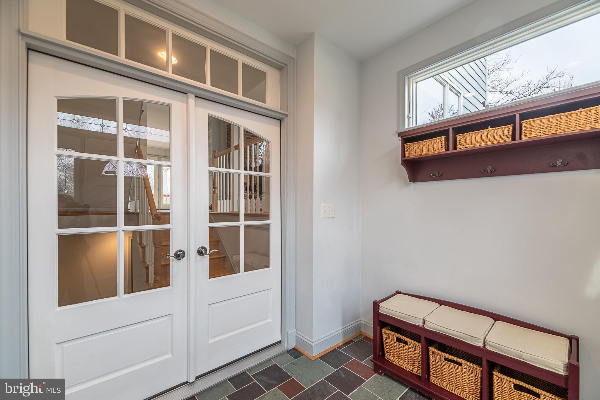 1830 Opalocka Drive McLean, VA 22101 - Photo 5 of 69 Foyer with working transom window