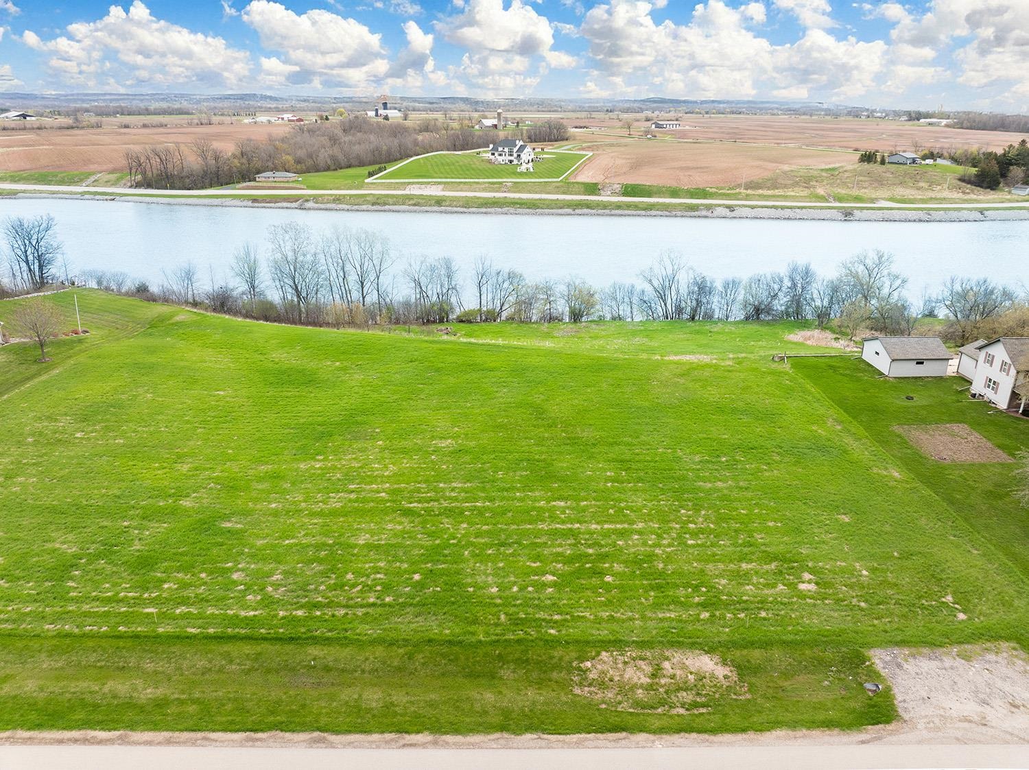 4251 Lost Dauphin Road, Unit 2 Wrightstown, WI 54180 - Photo 3 of 9