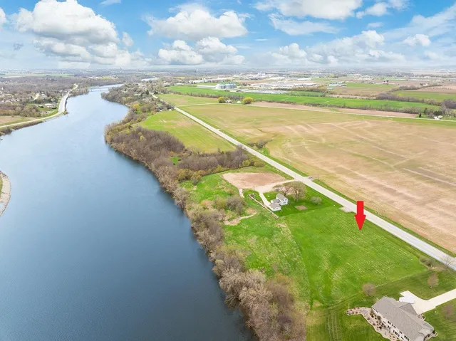 $569,000 | 4251 Lost Dauphin Road, Unit 2, Wrightstown, WI 54180