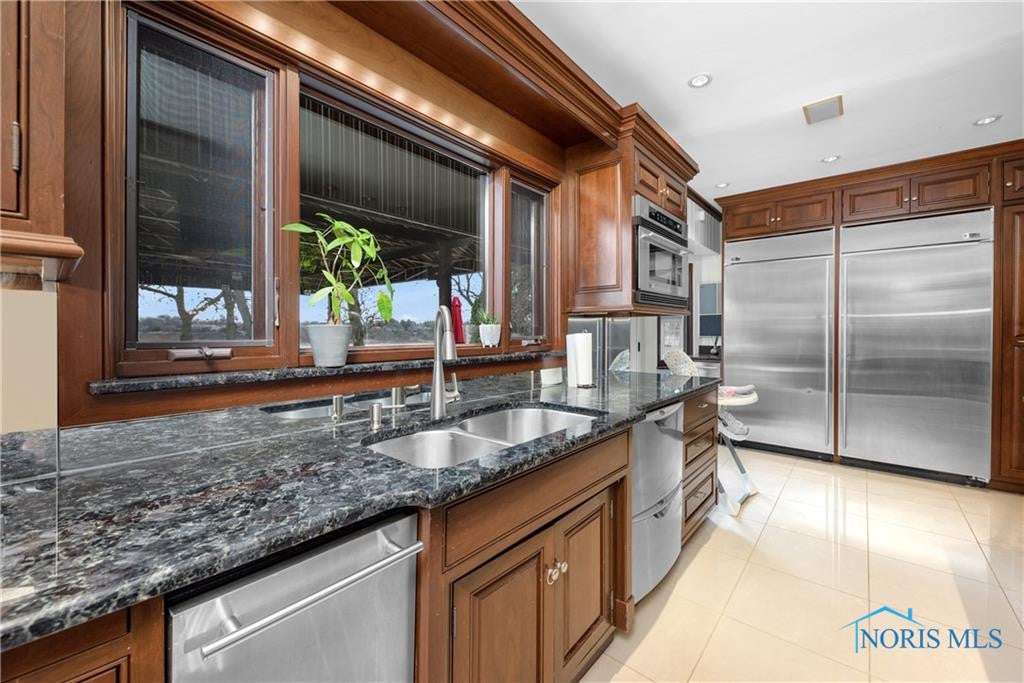 4393 River Road Toledo, OH 43614 - Photo 11 of 47 Gallery Image 11