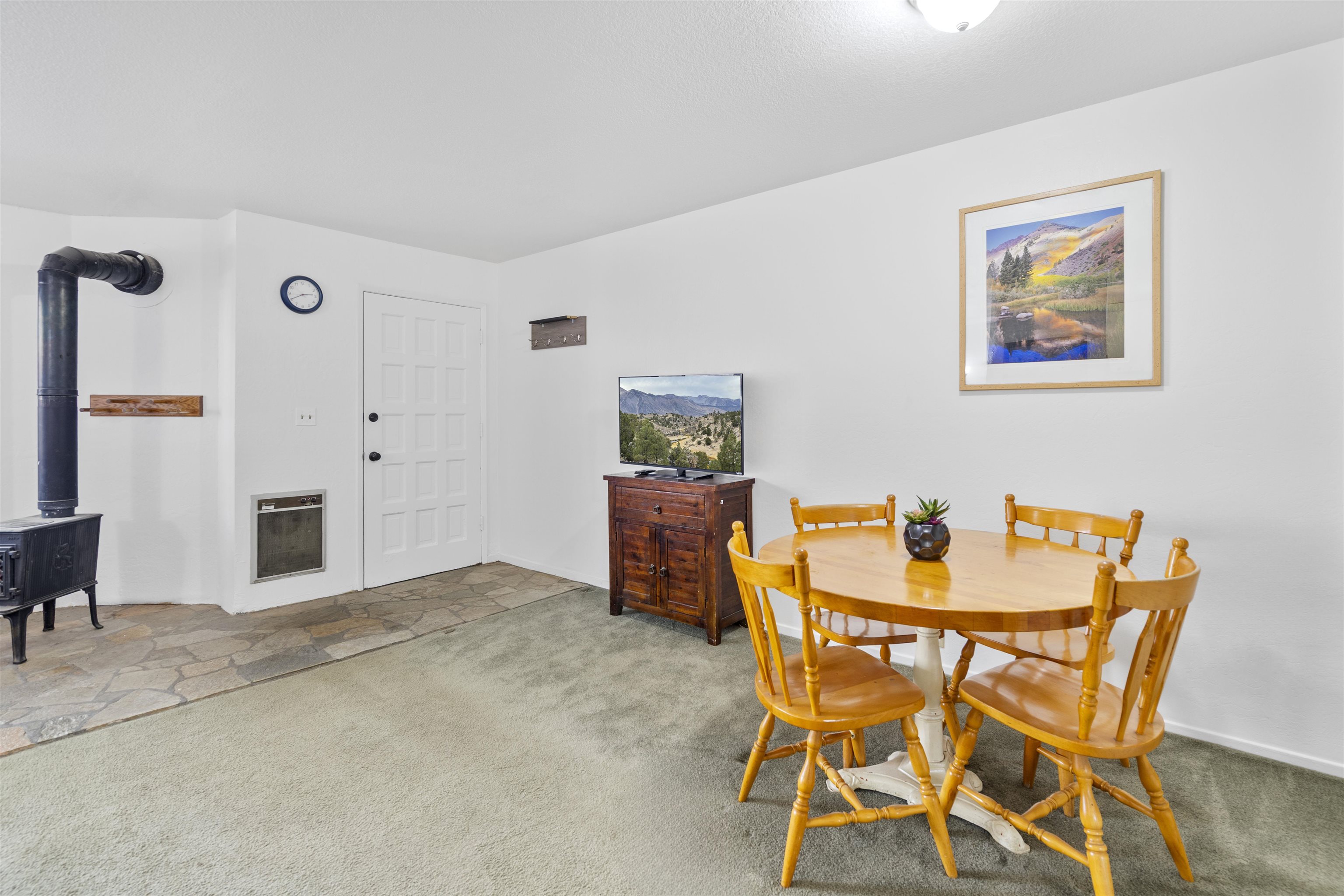 165 Old Mammoth Road, Unit 30 Mammoth Lakes, CA 93546 - Photo 4 of 12 Gallery Image 4