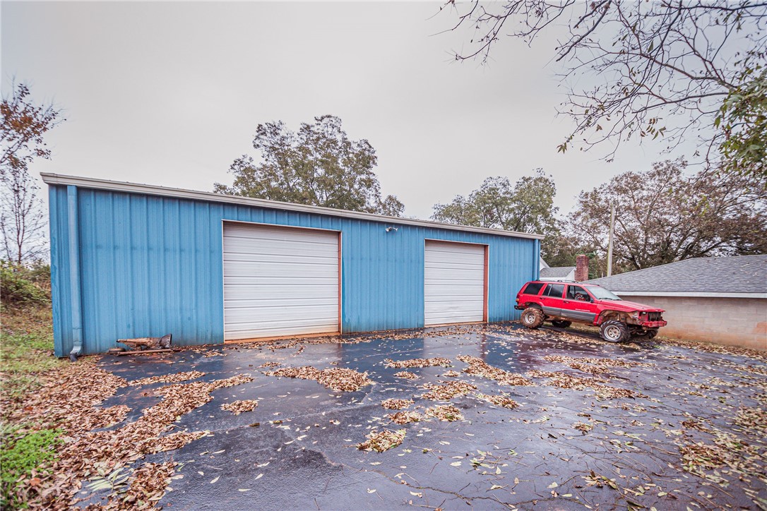 901 Breazeale Road Liberty, SC 29657 - Photo 5 of 37
