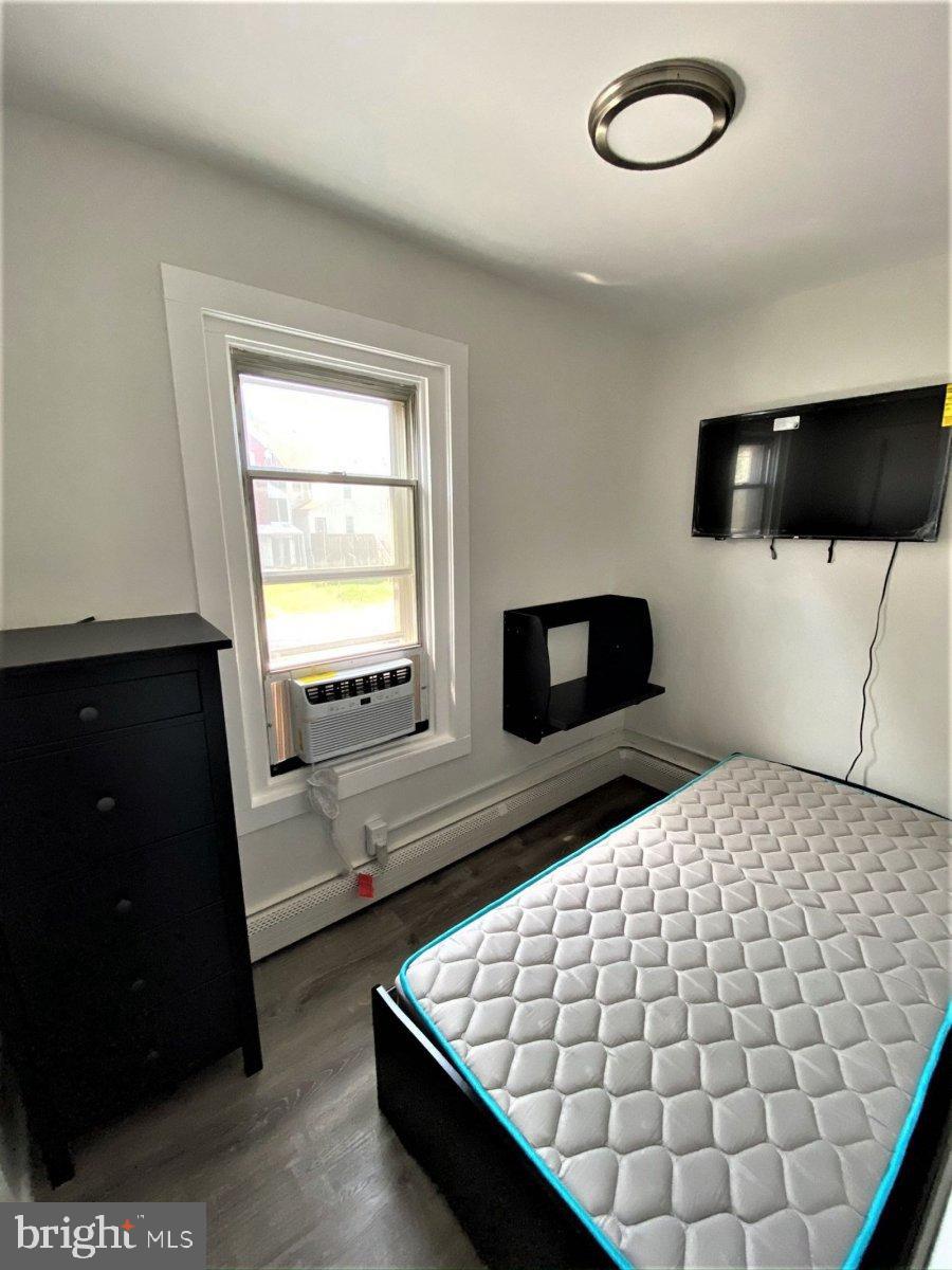 515 Thomas Street Bethlehem, PA 18015 - Photo 20 of 30 a bedroom with a bed and a window