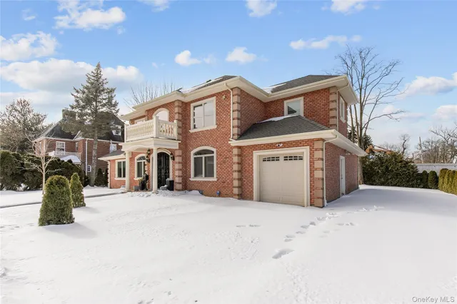 $9,600 | 66 Essex Road, Great Neck, NY 11023