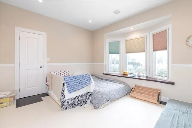 $9,600 | 66 Essex Road, Great Neck, NY 11023