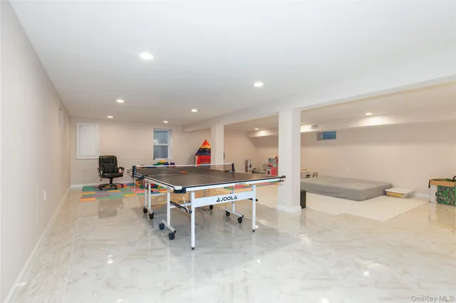 $9,600 | 66 Essex Road, Great Neck, NY 11023