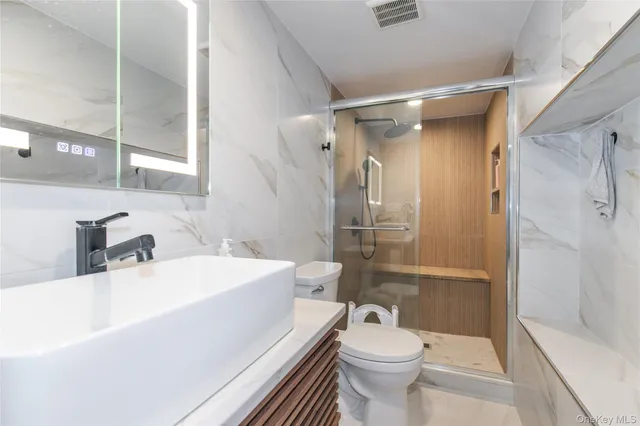 $9,600 | 66 Essex Road, Great Neck, NY 11023