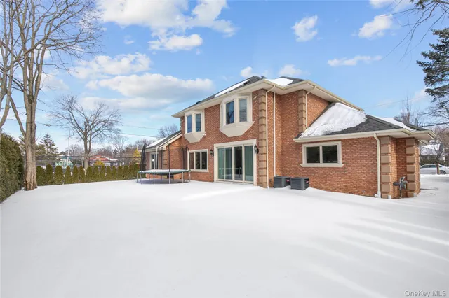 $9,600 | 66 Essex Road, Great Neck, NY 11023