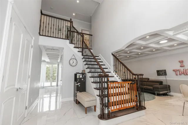 $9,600 | 66 Essex Road, Great Neck, NY 11023