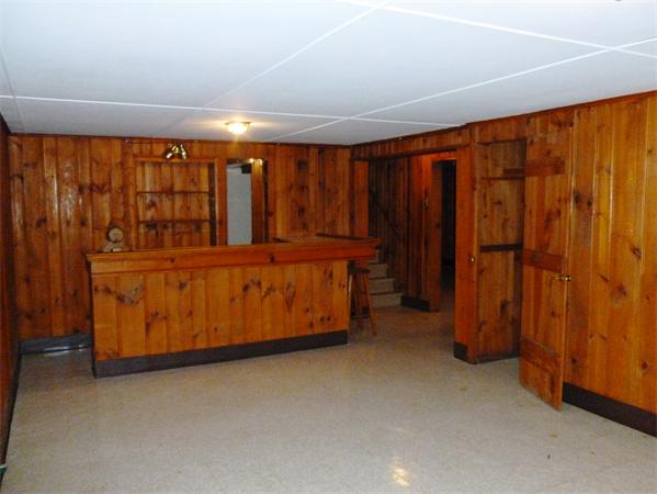 65 Pilgrim Road Springfield, MA 01118 - Photo 11 of 15