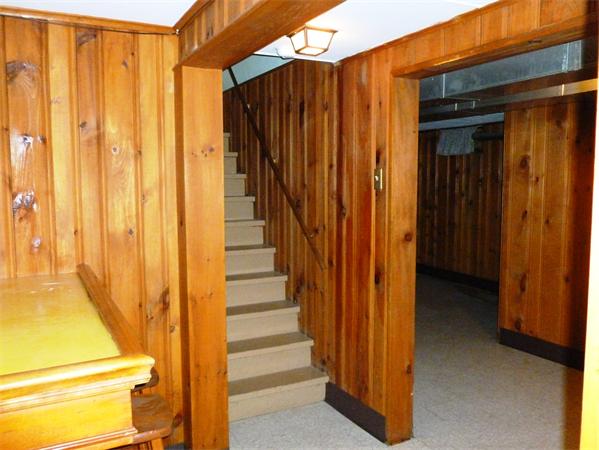 65 Pilgrim Road Springfield, MA 01118 - Photo 13 of 15