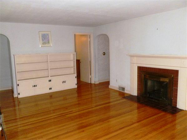 65 Pilgrim Road Springfield, MA 01118 - Photo 4 of 15