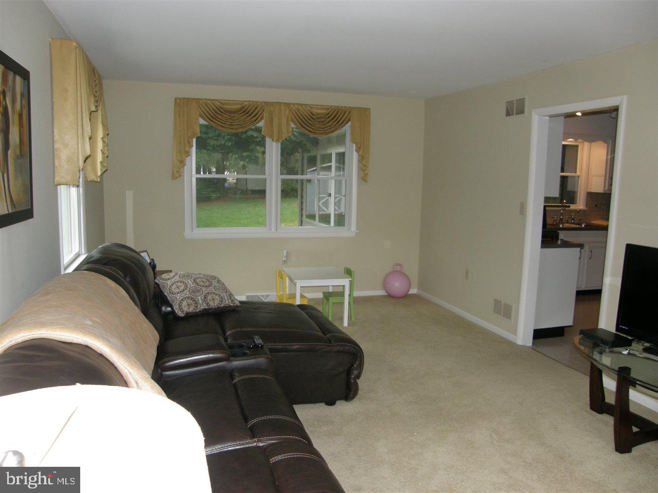 511 Adams Road Carlisle, PA 17015 - Photo 4 of 20 Gallery Image 4