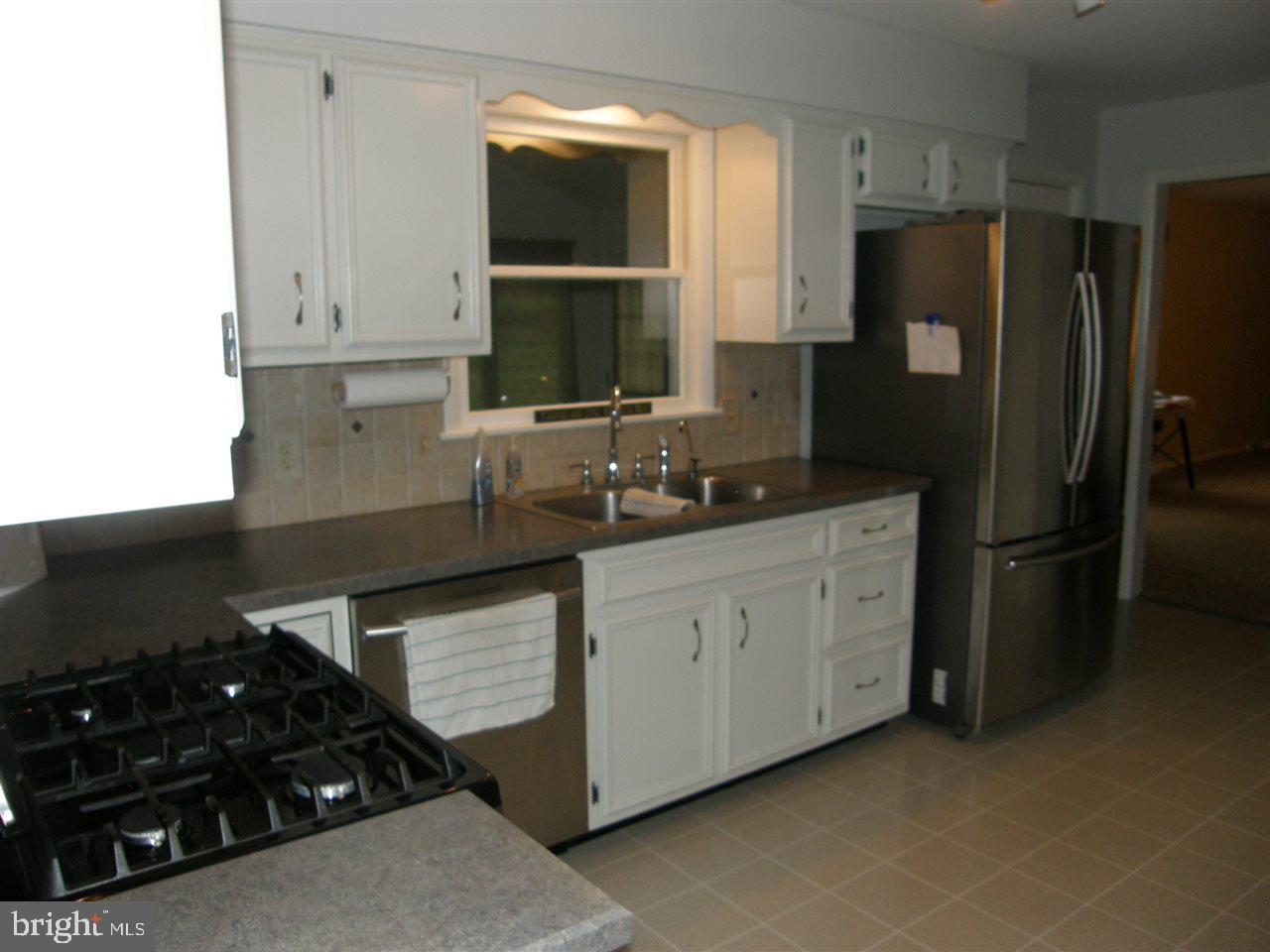 511 Adams Road Carlisle, PA 17015 - Photo 5 of 20 Gallery Image 5