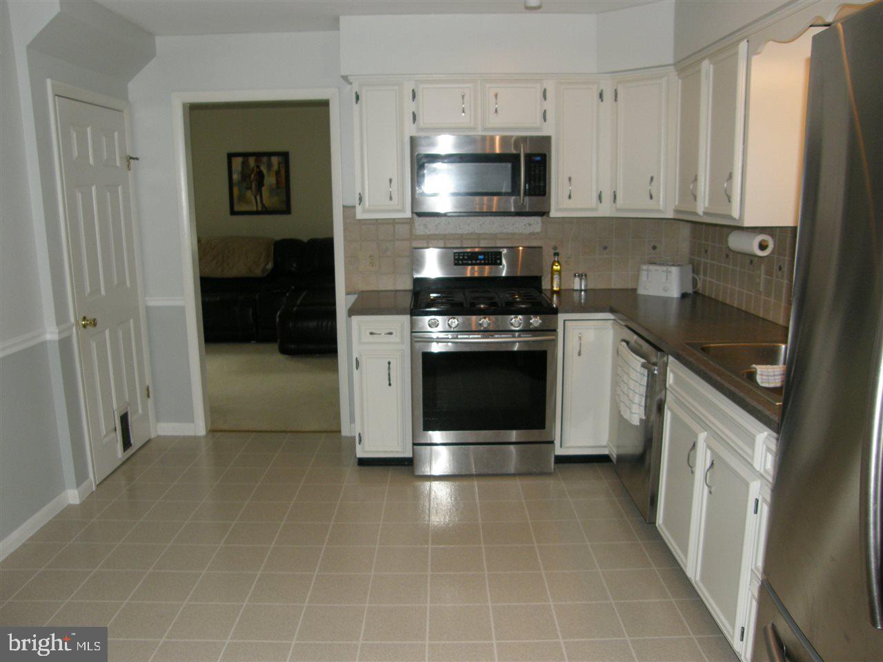 511 Adams Road Carlisle, PA 17015 - Photo 8 of 20 Gallery Image 8