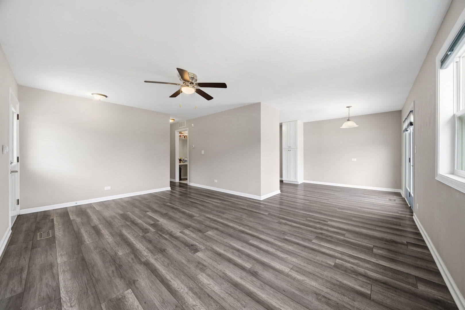 225 Mill Stream Drive Bolingbrook, IL 60440 - Photo 8 of 24