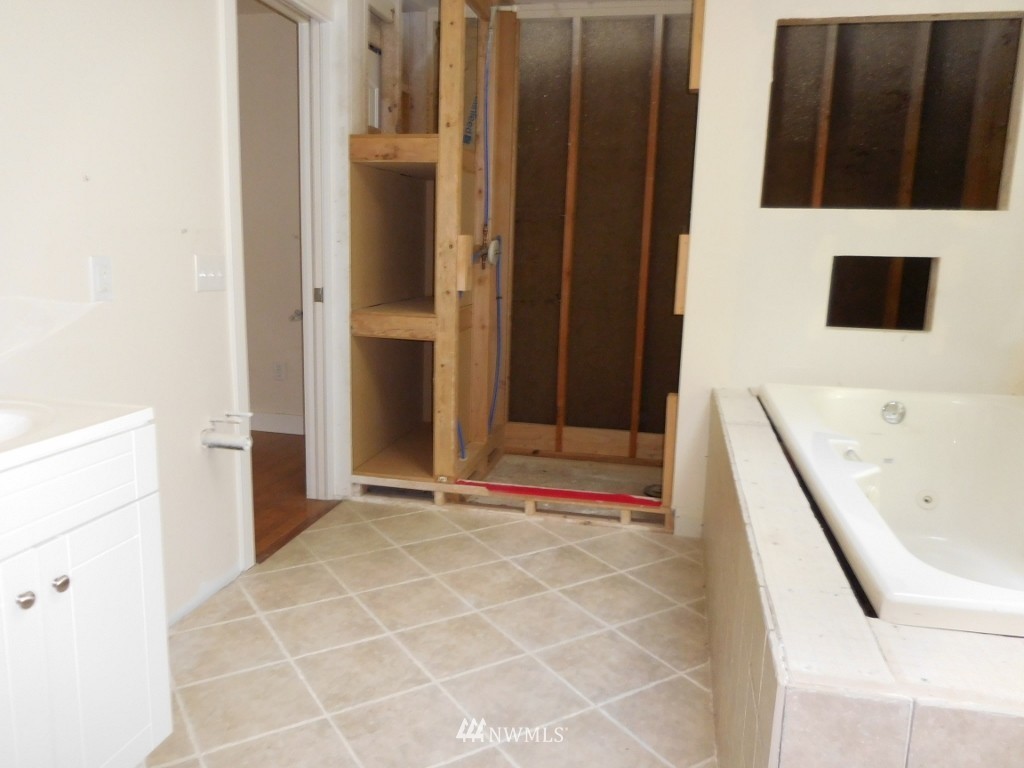 5983 Southeast Alpine Road Olalla, WA 98359 - Photo 7 of 10 Gallery Image 7
