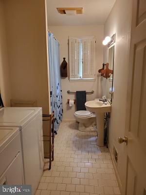 115 Club Road Pasadena, MD 21122 - Photo 15 of 22 Bath/Laundry room