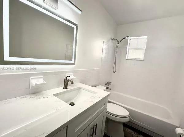 $2,750 | 15 Southeast 13th Street, Unit 17, Dania Beach, FL 33004