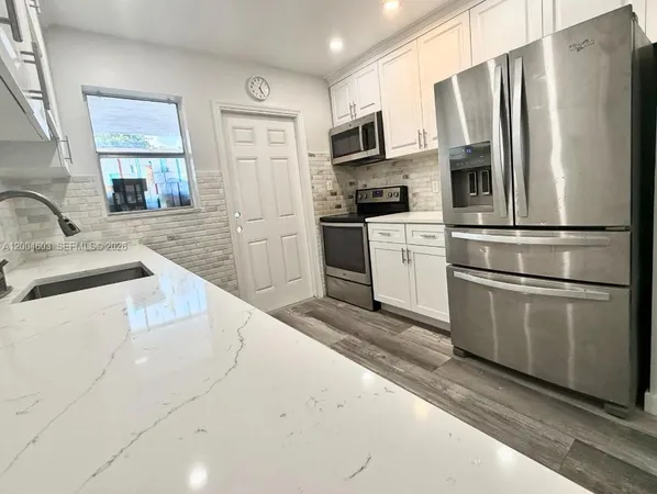 $2,750 | 15 Southeast 13th Street, Unit 17, Dania Beach, FL 33004