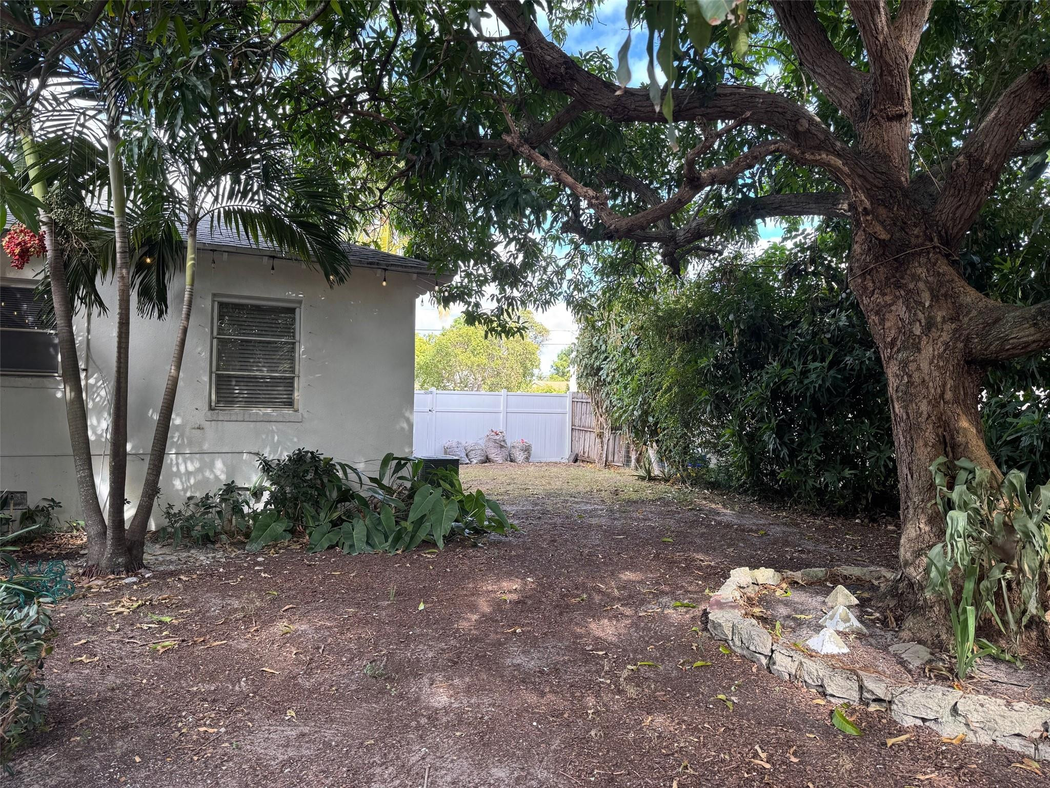 348 Gregory Road West Palm Beach, FL 33405 - Photo 21 of 23 Photo 21