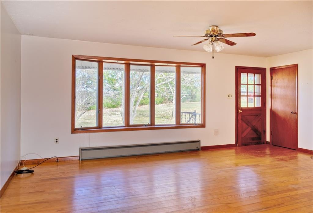 804 Achortown Road Beaver Falls, PA 15010 - Photo 20 of 25 784 achortown Rd, Living Room