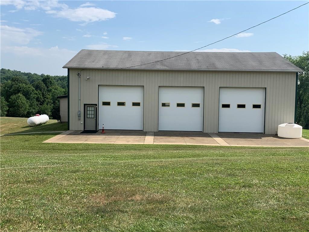 804 Achortown Road Beaver Falls, PA 15010 - Photo 3 of 25