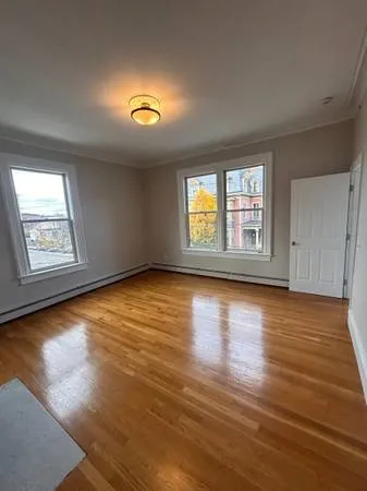 $1,950 | 52 Parkis Avenue, Unit 3, Providence, RI 02907