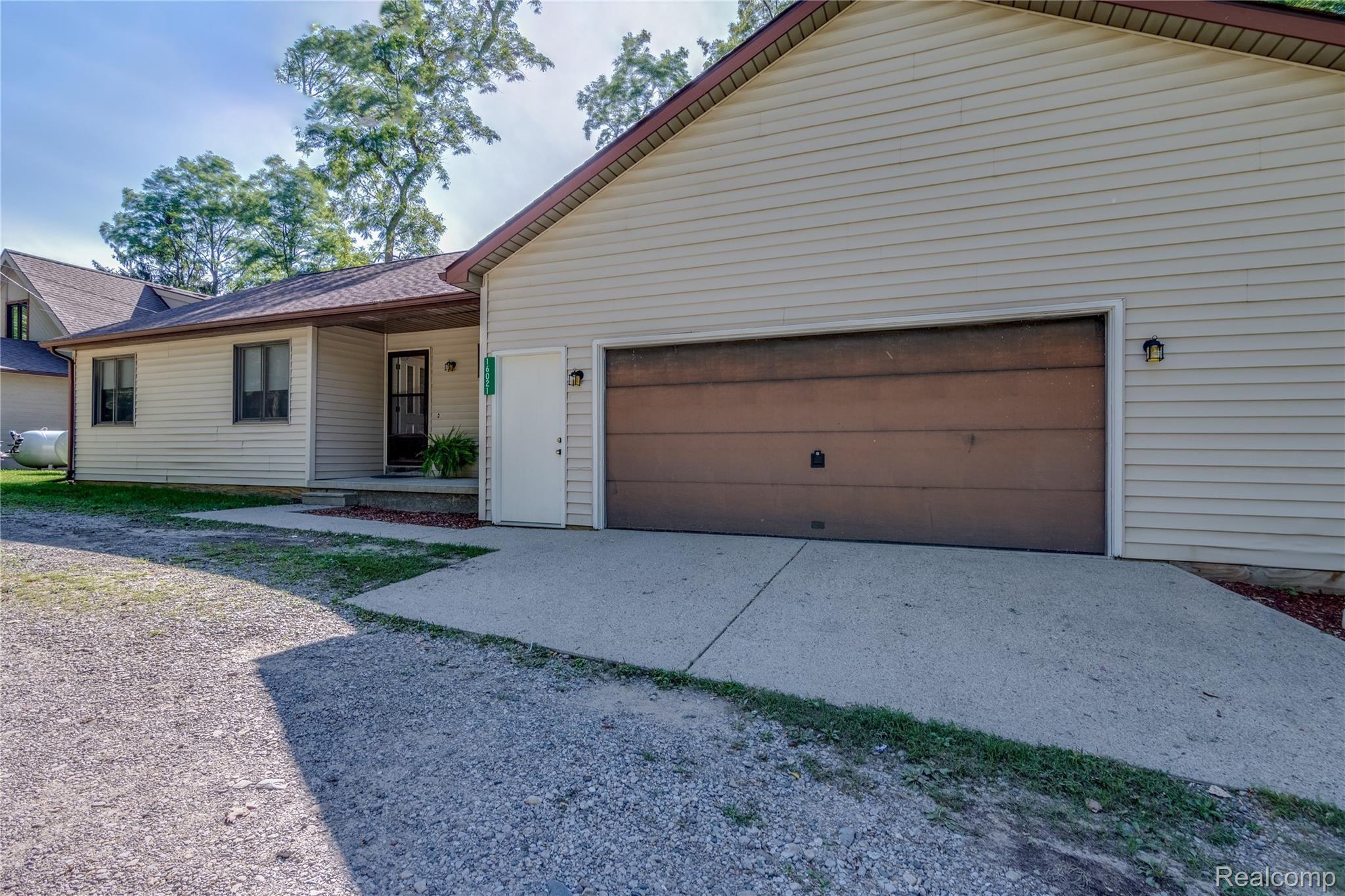 16021 Murray Road Byron, MI 48418 - Photo 20 of 56 Murray-1-20.jpg