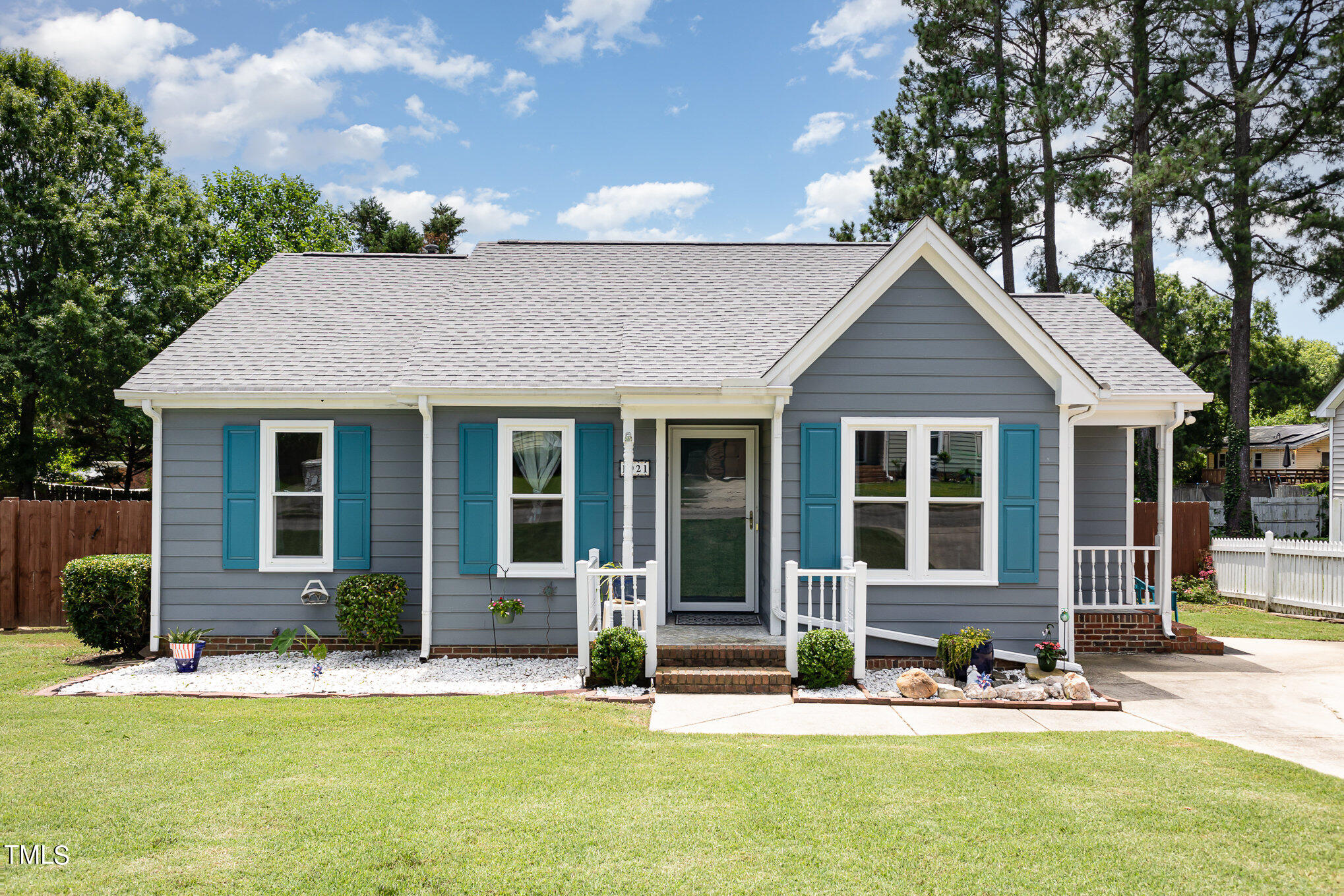 1921 Carthage Circle Raleigh, NC 27604 - Photo 2 of 19 a backyard of a house with seating space