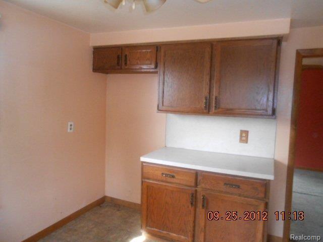 15064 South Telegraph Road Monroe, MI 48161 - Photo 5 of 10 15064 S Telegraph kitchen pic2.J