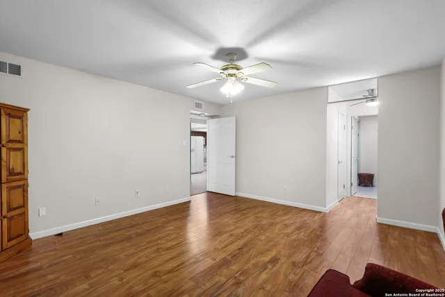 $139,500 | 14911 Wunderlich Drive, Unit 1407, Houston, TX 77069