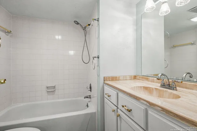 $139,500 | 14911 Wunderlich Drive, Unit 1407, Houston, TX 77069