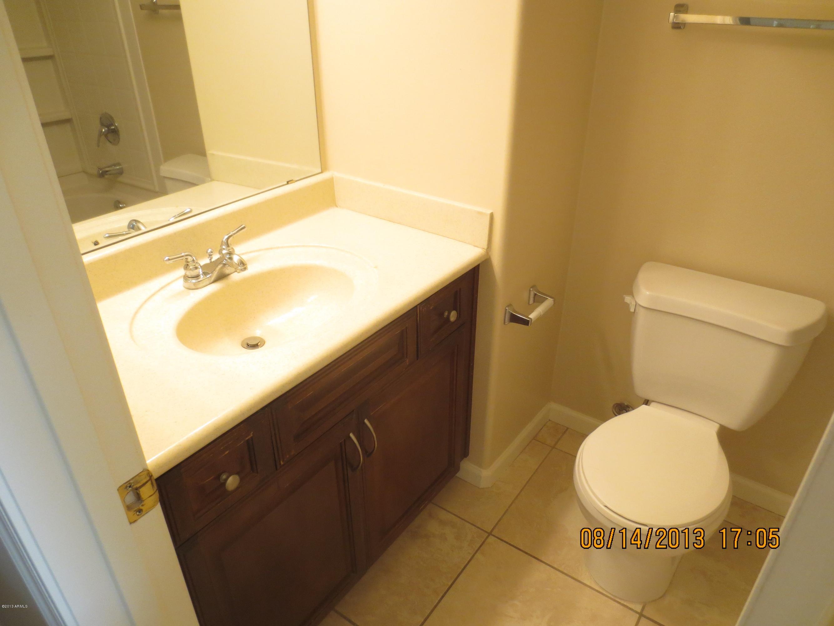 1920 East Bell Road, Unit 1052 Phoenix, AZ 85022 - Photo 14 of 16 FullGstBath