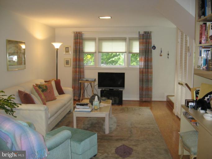 5908 Greentree Road Bethesda, MD 20817 - Photo 3 of 19 Family Room