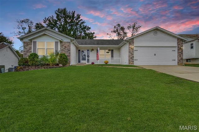 $350,000 | 807 Prince Andrew Court, St. Charles, MO 63304