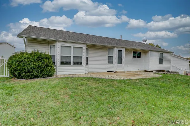 $350,000 | 807 Prince Andrew Court, St. Charles, MO 63304