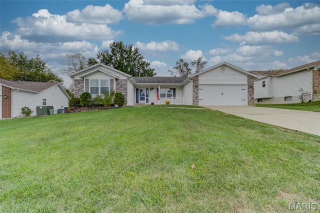 $350,000 | 807 Prince Andrew Court, St. Charles, MO 63304