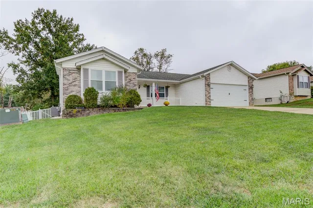 $350,000 | 807 Prince Andrew Court, St. Charles, MO 63304