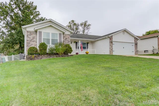 $350,000 | 807 Prince Andrew Court, St. Charles, MO 63304