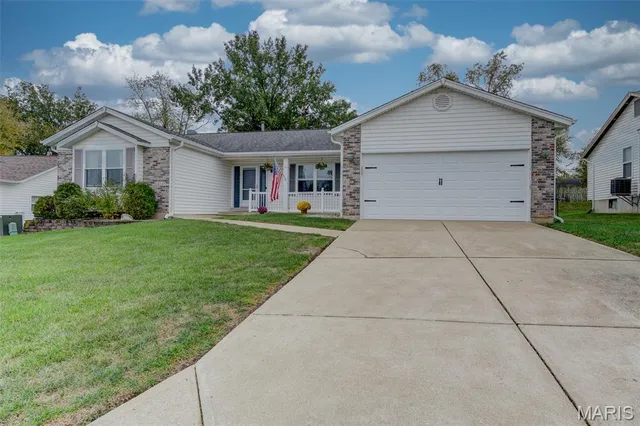 $350,000 | 807 Prince Andrew Court, St. Charles, MO 63304
