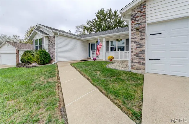$350,000 | 807 Prince Andrew Court, St. Charles, MO 63304